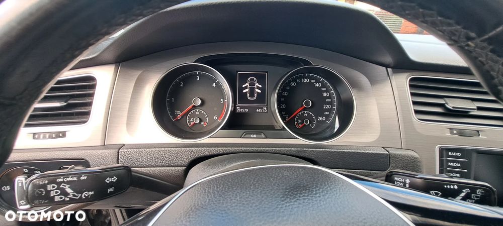 Volkswagen Golf - 10