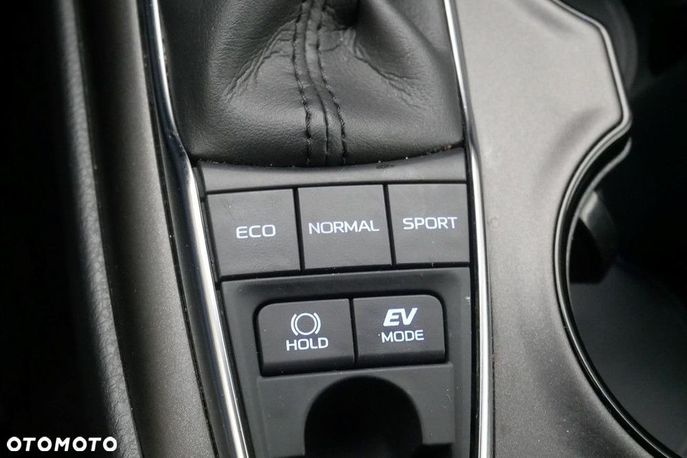 Toyota Camry 2.5 Hybrid Comfort CVT - 19