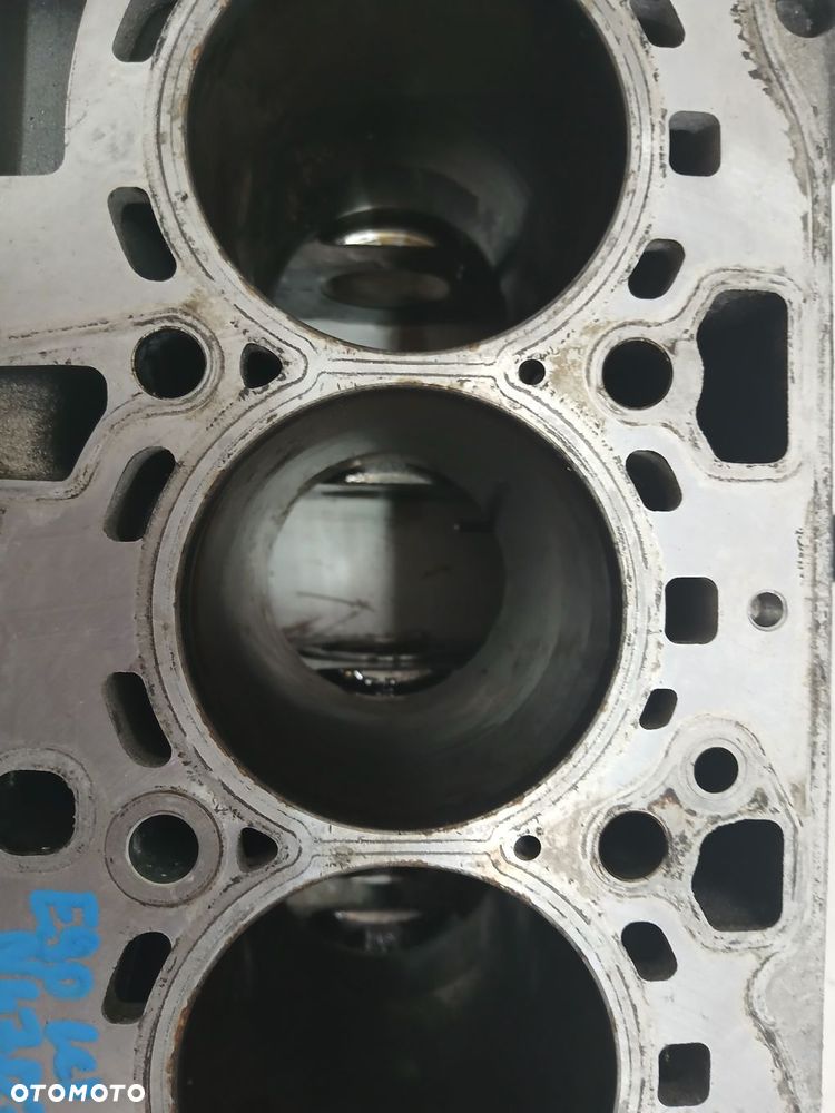 BLOK SILNIKA BMW E90 E91 N47D20C OE 7811138 - 5