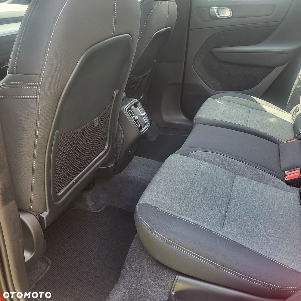 Volvo XC 40 B3 Plus Dark - 12