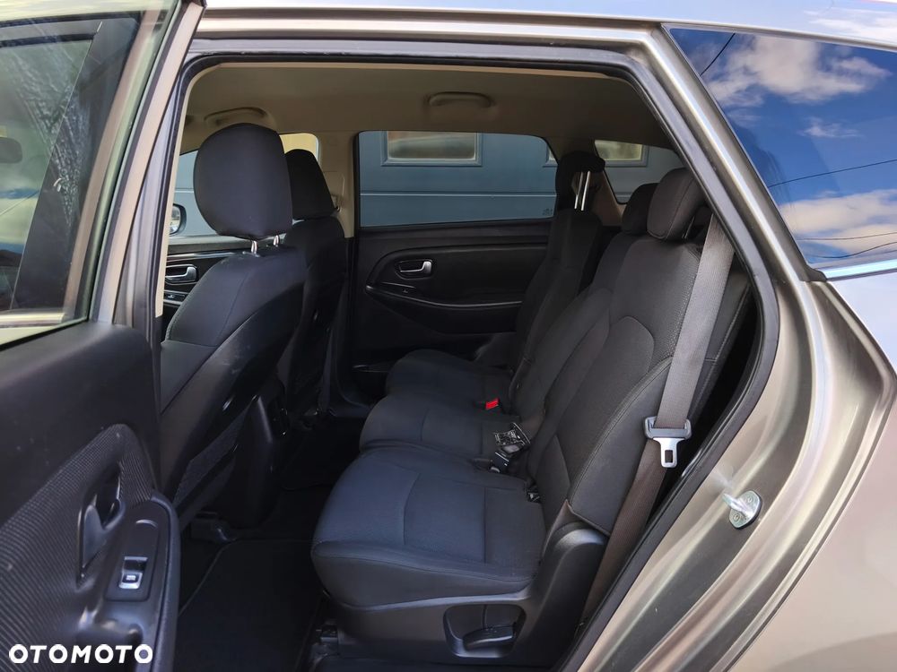 Kia Carens 1.6 GDI XL 7os EU6 - 8