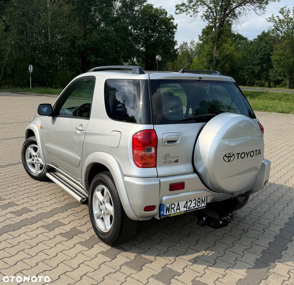 Toyota RAV4 - 8