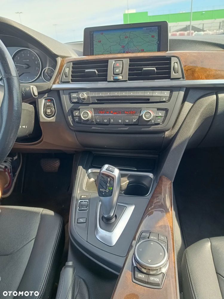 BMW Seria 3 328i xDrive - 17