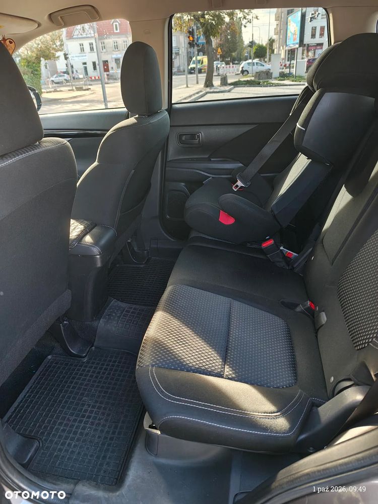 Mitsubishi Outlander - 25