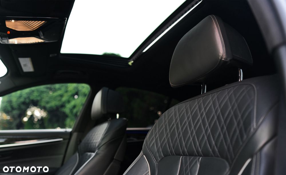 BMW Seria 5 M550i xDrive sport - 22