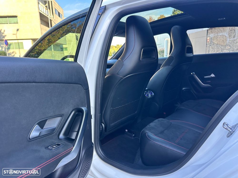 Mercedes-Benz A 180 7G-DCT AMG Line - 38