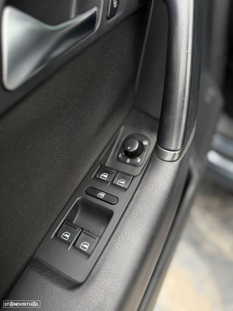 VW Passat Variant 1.6 TDI BlueMotion - 11