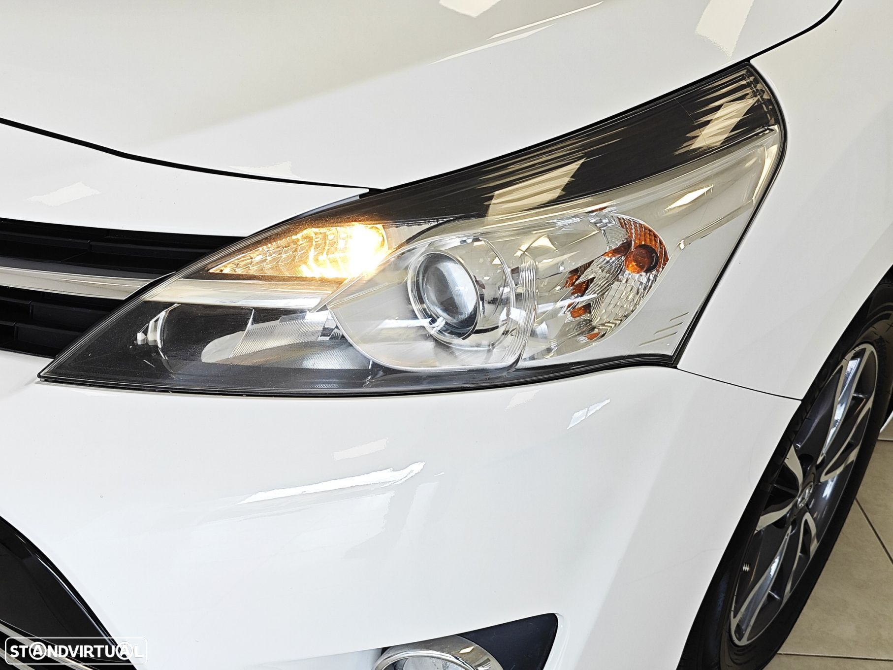 Toyota Verso 1.6 D-4D 5L S&S Comfort - 14
