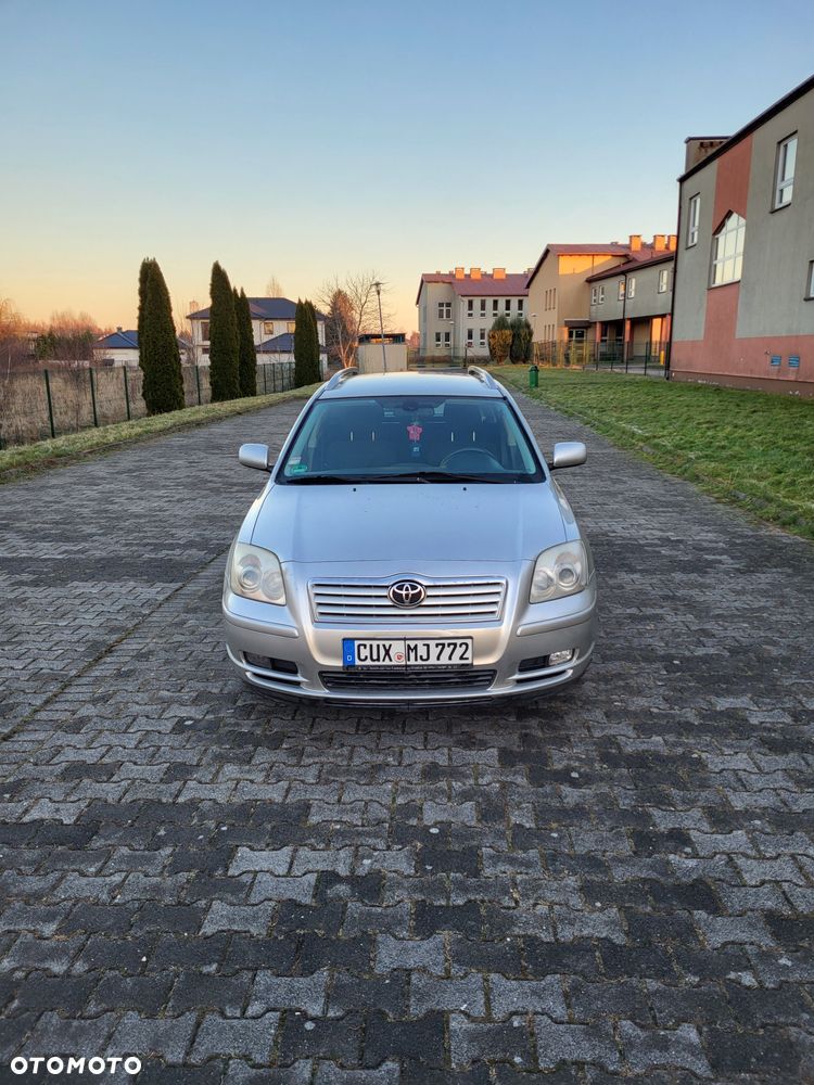 Toyota Avensis 2.2 D-4D Prestige - 1