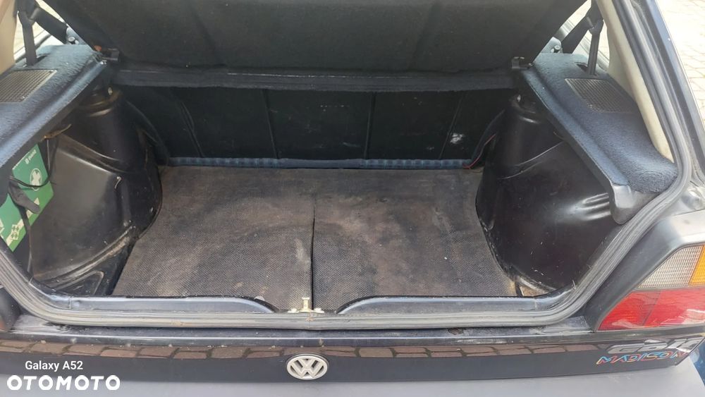 Volkswagen Golf 1.3 - 8