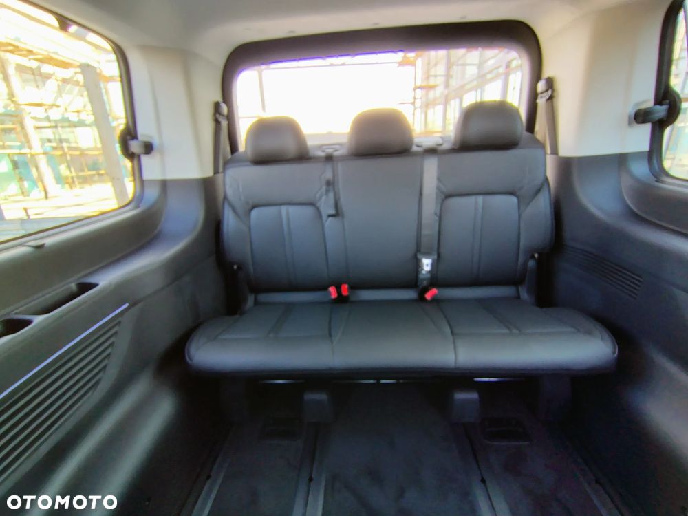 Hyundai Staria 1.6 T-GDI HEV Luxury - 18