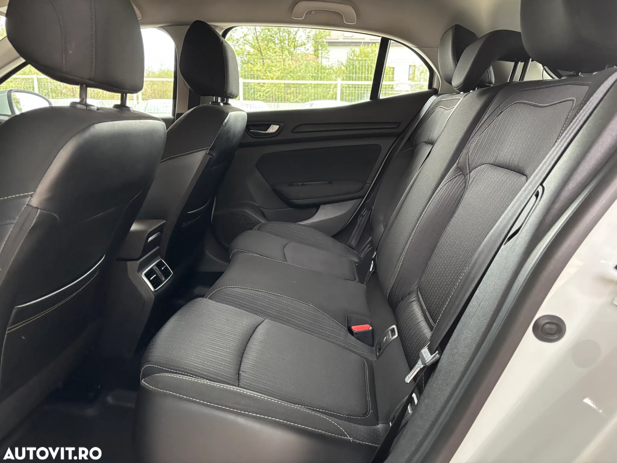 Renault Megane ENERGY dCi Zen - 13