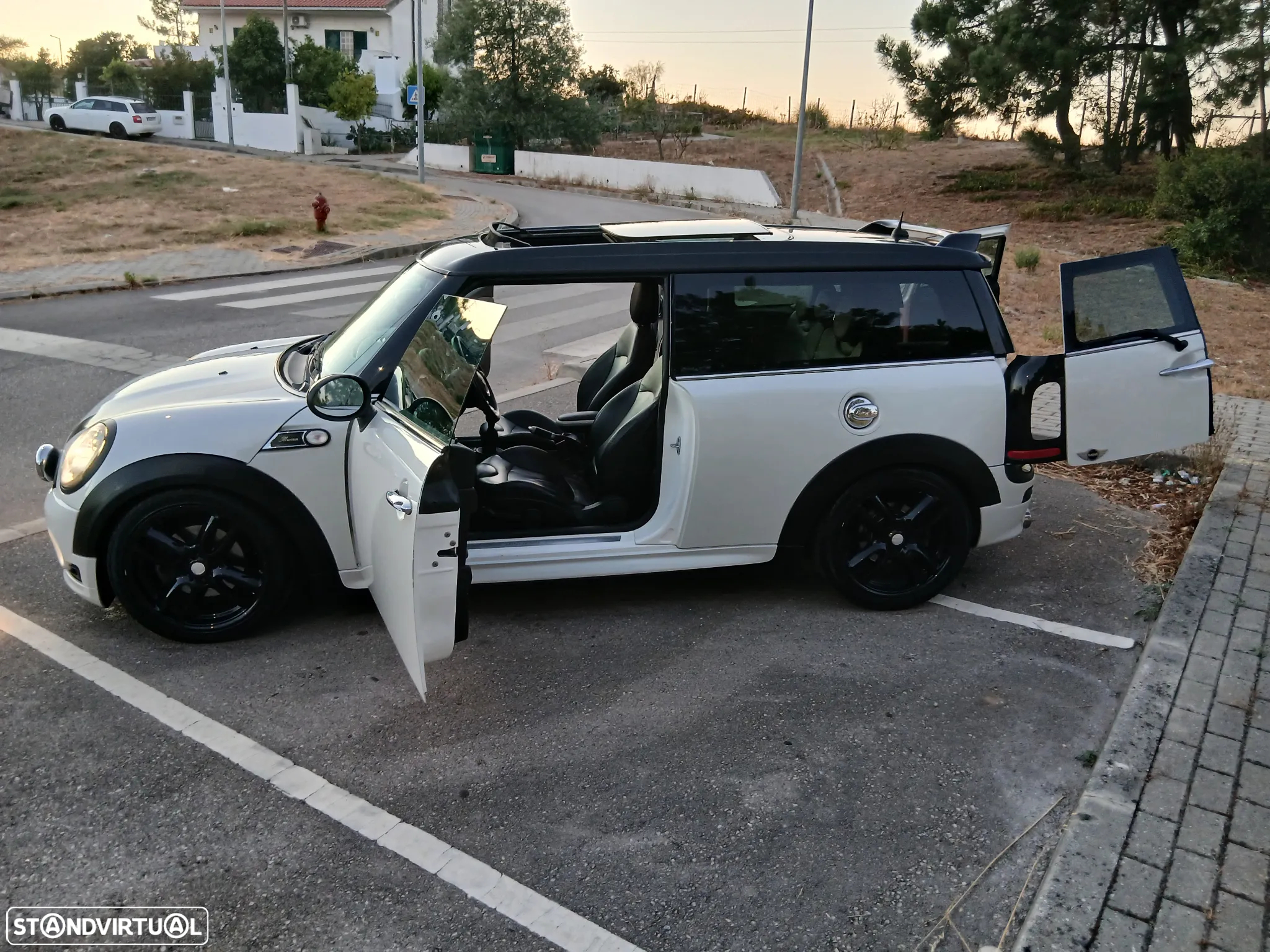 MINI Clubman Cooper D - 14