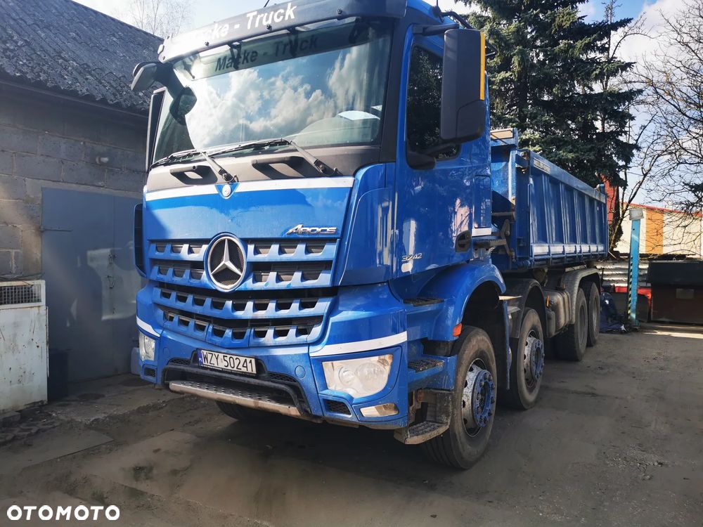 Mercedes-Benz AROCS 3242 - 3
