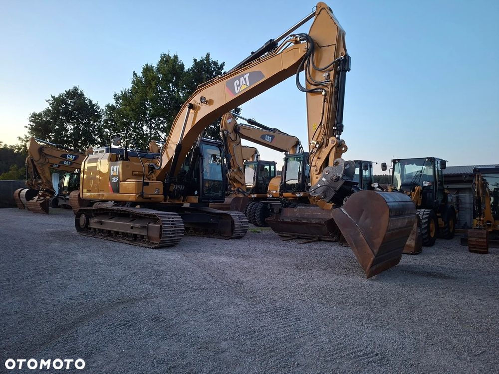 Caterpillar CAT 323 FL - 9