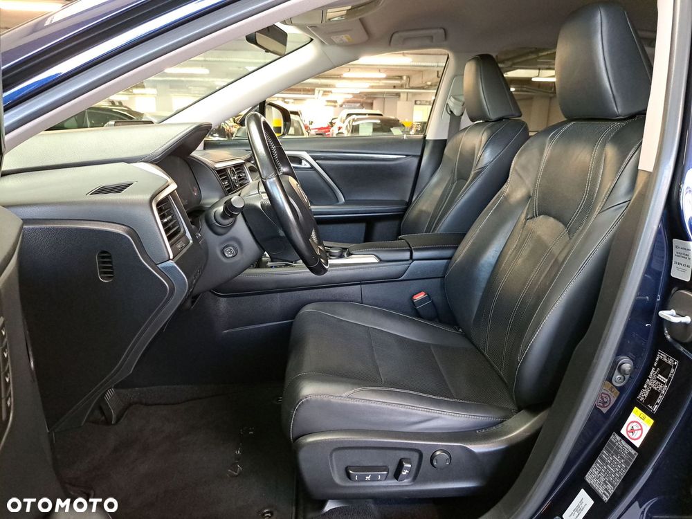 Lexus RX - 12