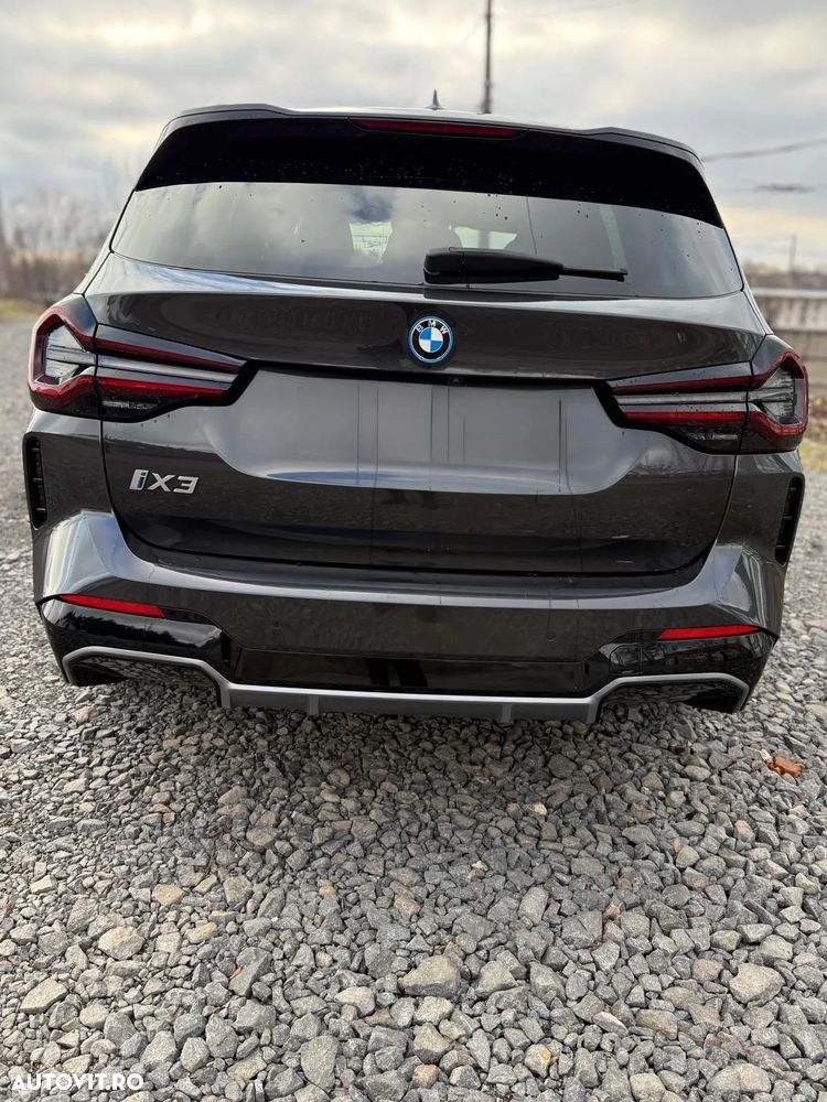 BMW iX3 - 6
