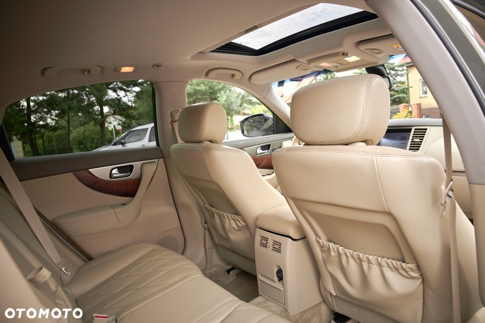 Infiniti QX70 3.0d S - 29