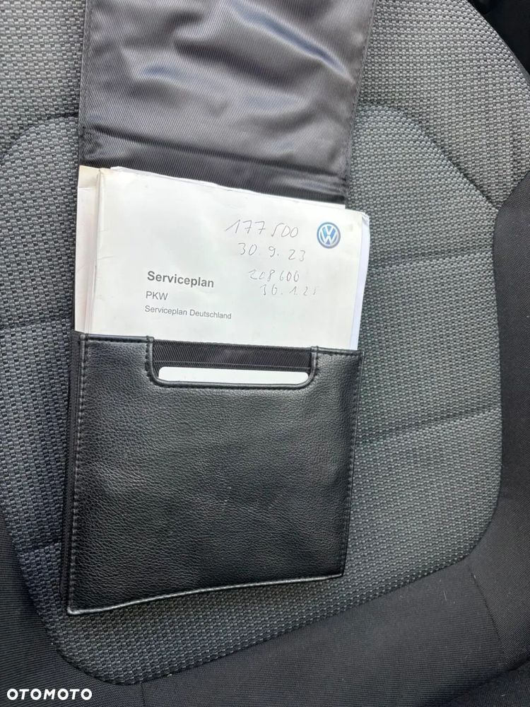 Volkswagen Passat Variant 2.0 Blue TDI SCR Business Edition - 13