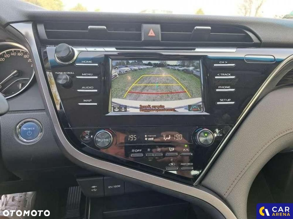 Toyota Camry - 24