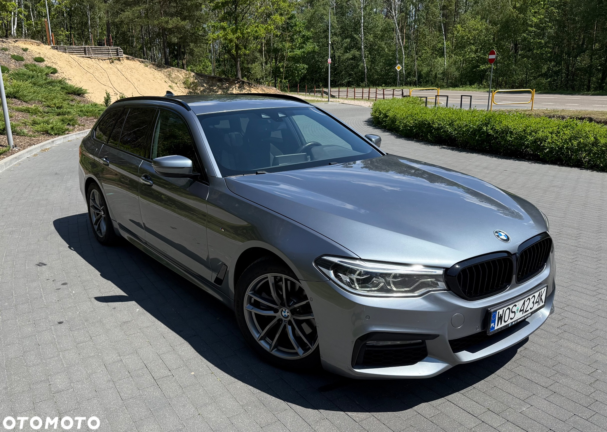 BMW Seria 5 520d Touring M Sport Edition - 4