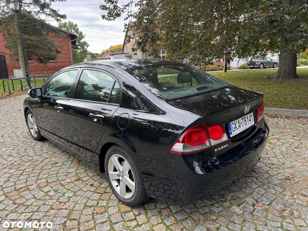 Honda Civic 1.8 Executive - 3