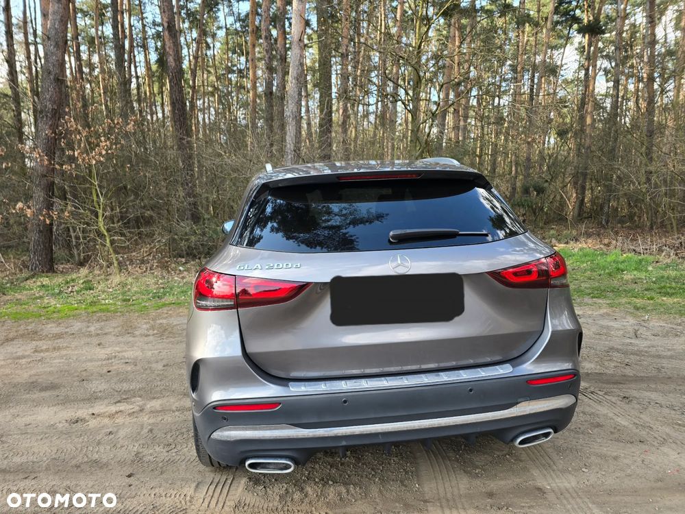 Mercedes-Benz GLA 200 d - 8