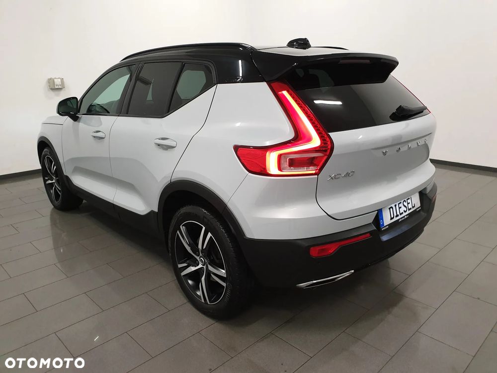 Volvo XC 40 D4 AWD R-Design - 4