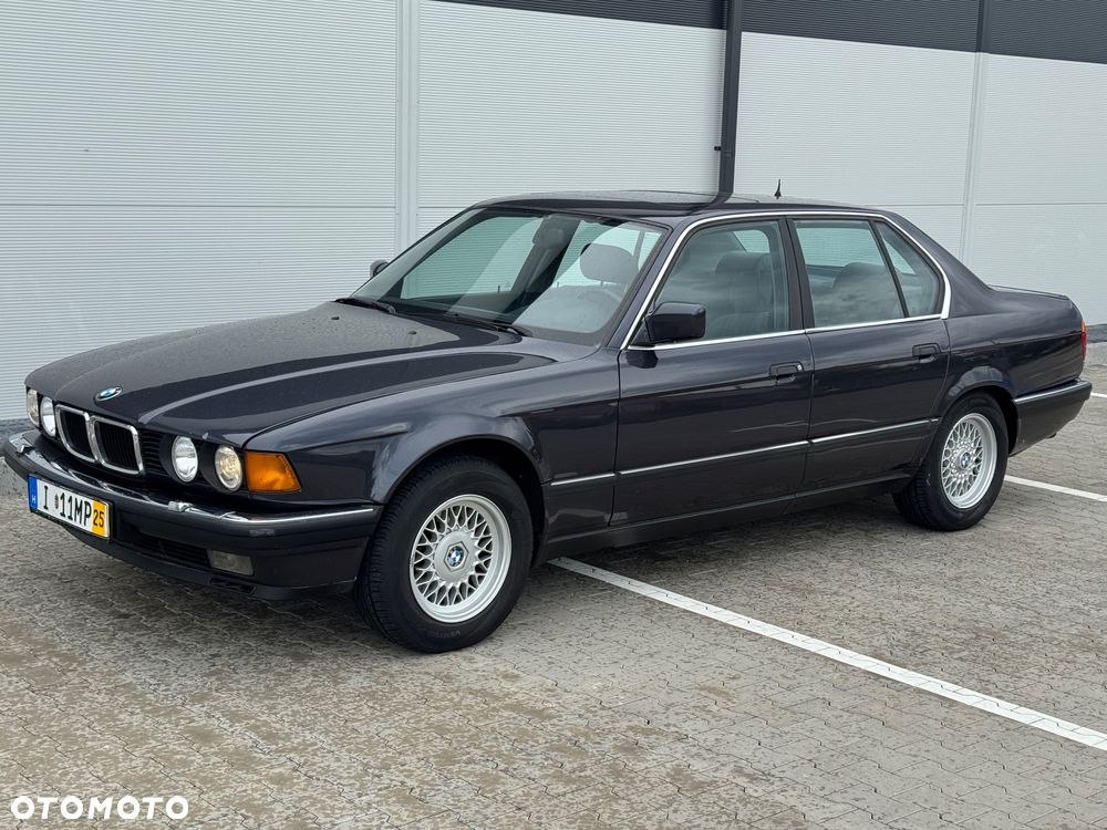 BMW Seria 7 750i - 1
