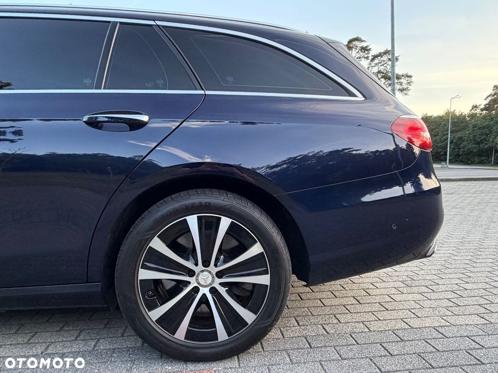 Mercedes-Benz Klasa E 300 9G-TRONIC Night Edition - 19