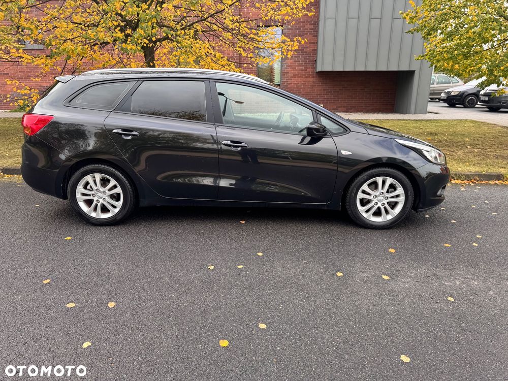 Kia Ceed 1.6 GDI Fifa World Cup Edition - 6
