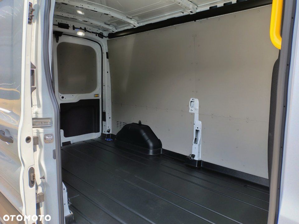 Ford Nowy Transit - 11