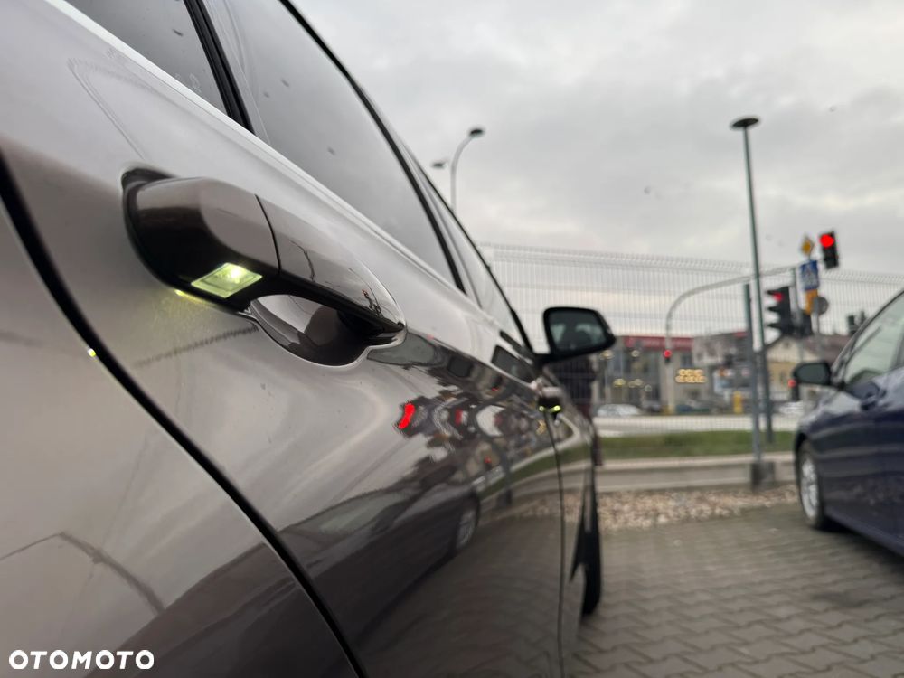 BMW Seria 3 328i Sport-Aut Luxury Line - 18