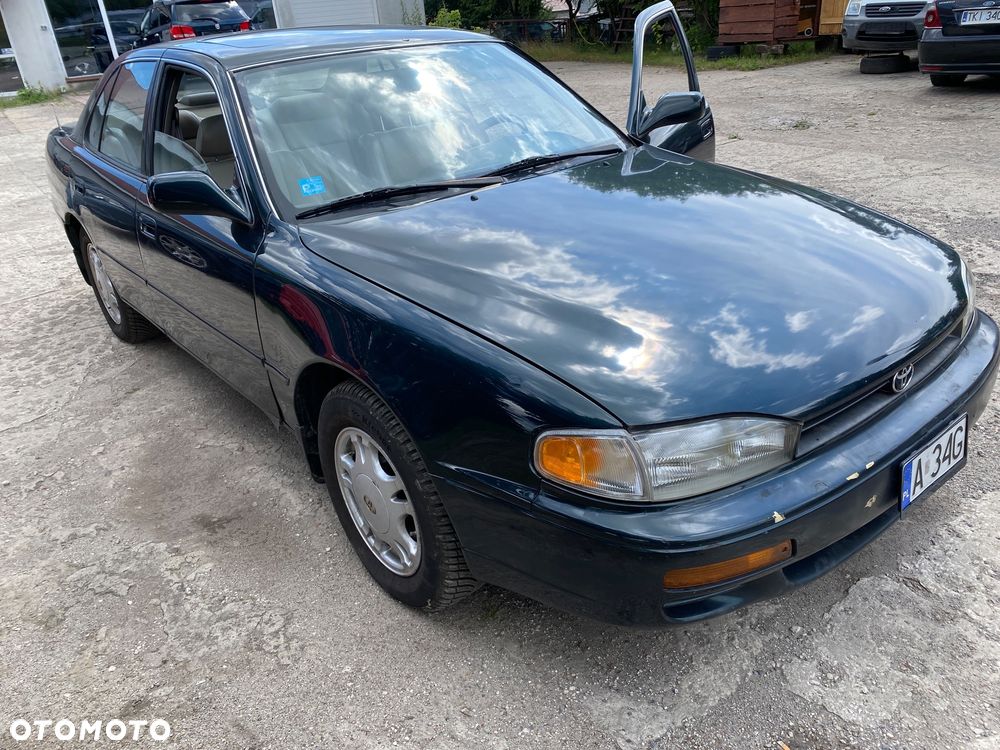 Toyota Camry 3.0 V6 LE - 2