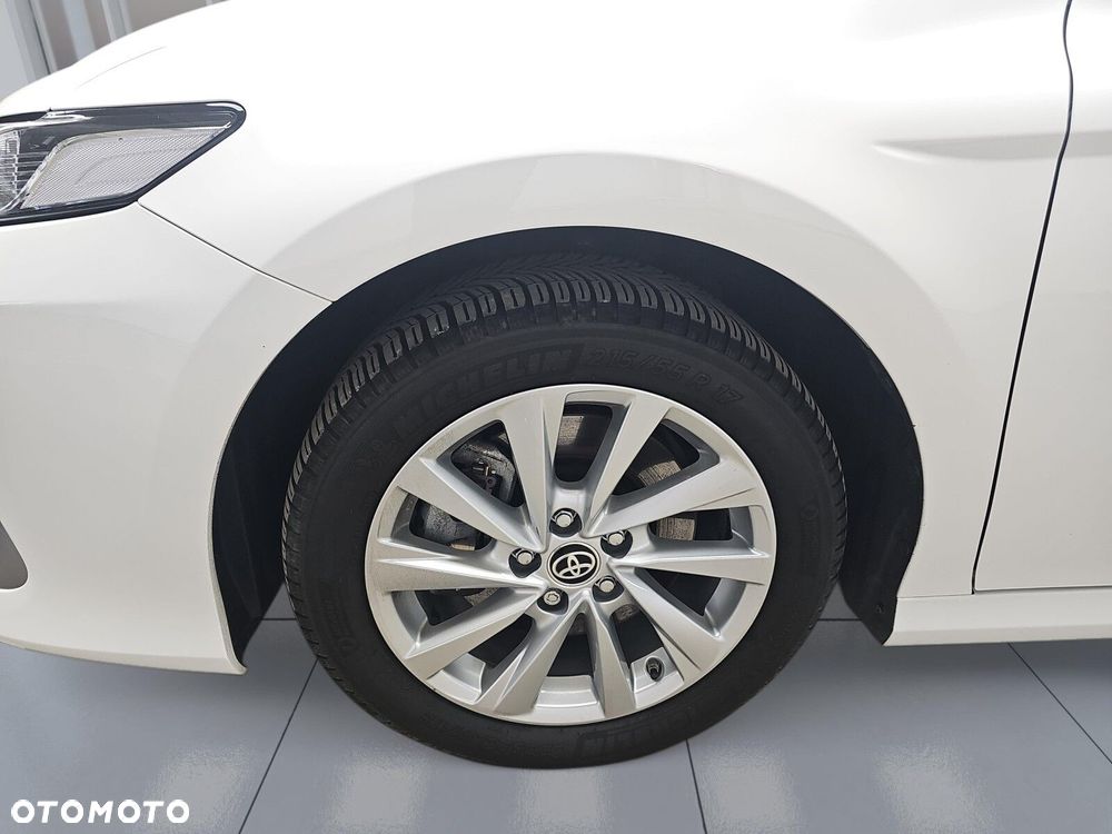 Toyota Camry 2.5 Hybrid Comfort CVT - 35