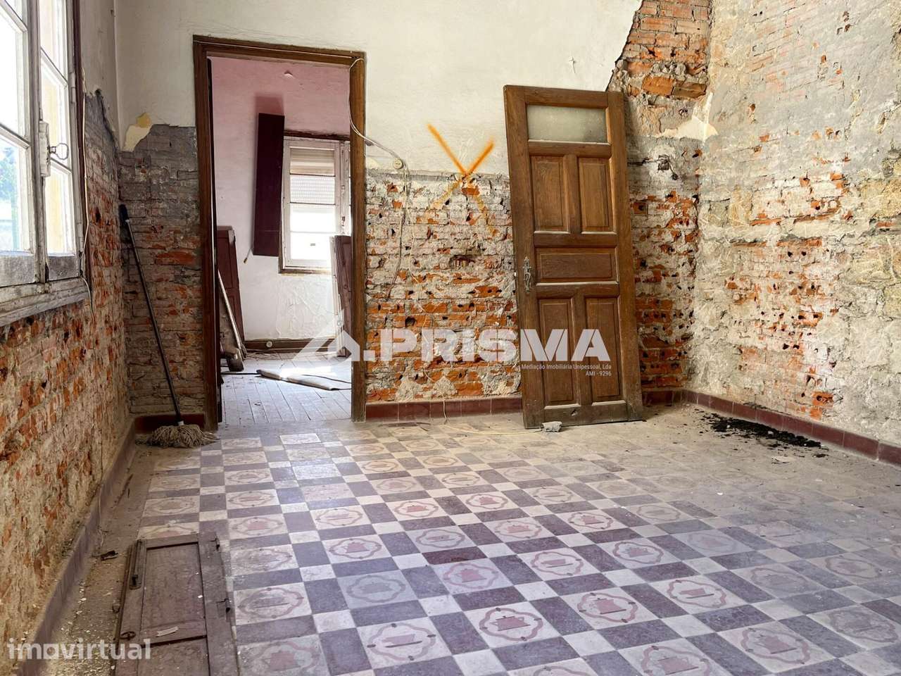 Apartamento T5 para remodelação total no centro de Castelo Branco - Grande imagem: 4/22