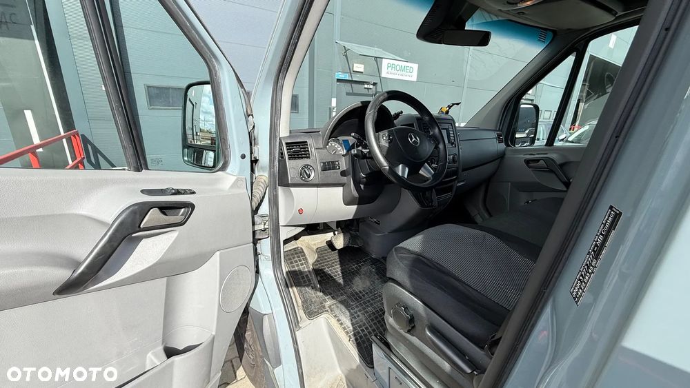 Mercedes-Benz Sprinter - 12