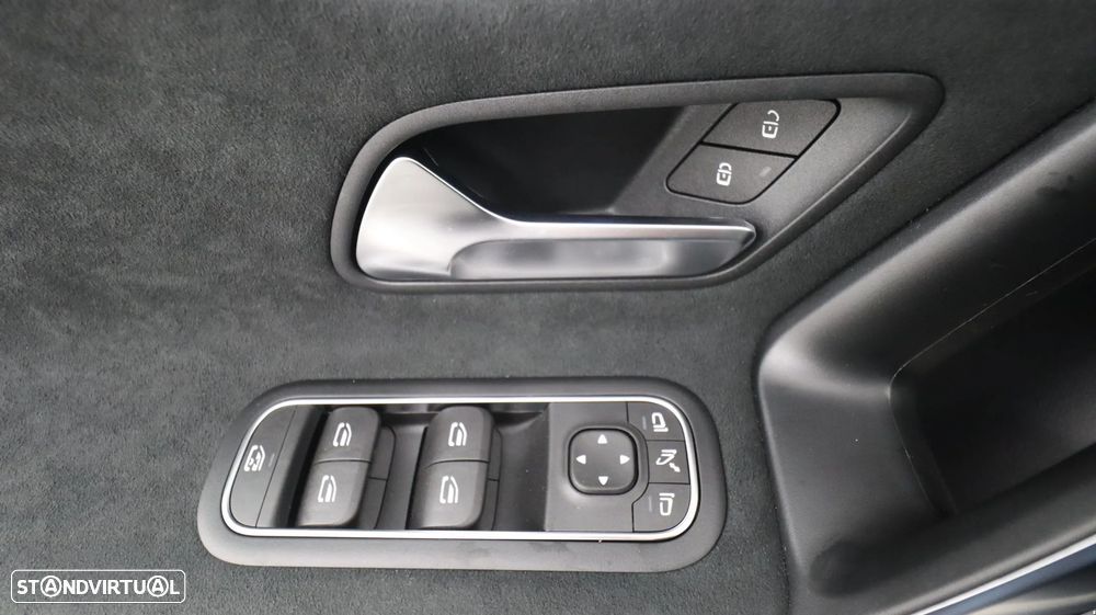 Mercedes-Benz A 250 Limousine e AMG Line - 20