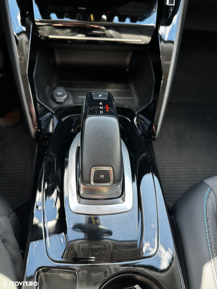 Peugeot 2008 1.5 BlueHDI STT EAT8 Allure - 12