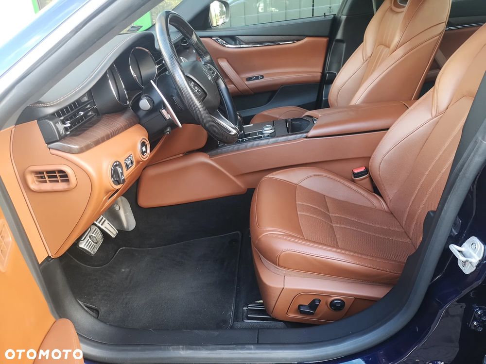 Maserati Quattroporte Q4 GranSport - 24