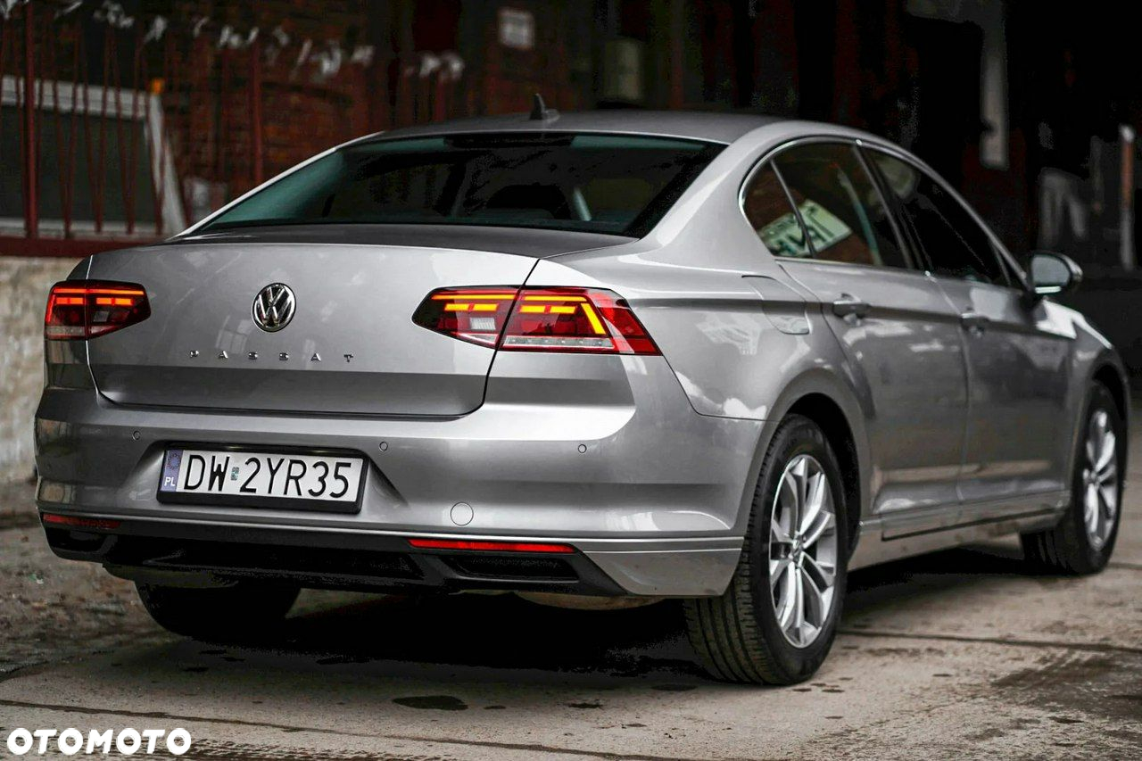 Volkswagen Passat - 5