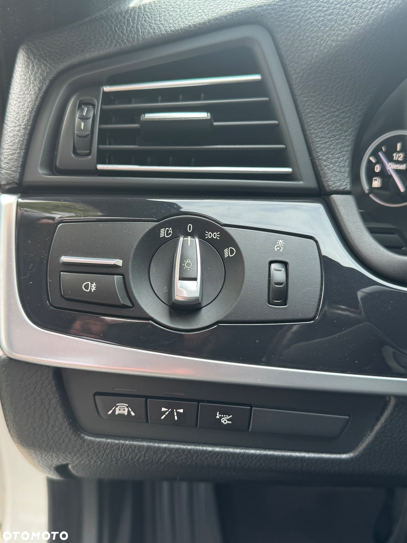 BMW Seria 5 525d xDrive Touring - 12