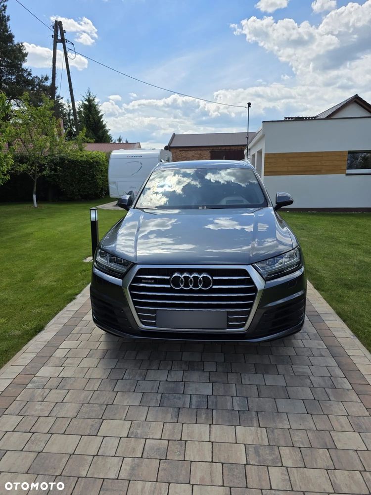 Audi Q7 - 1