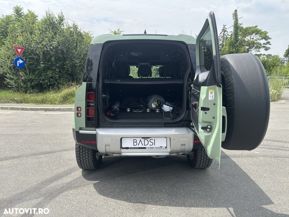 Land Rover Defender - 33