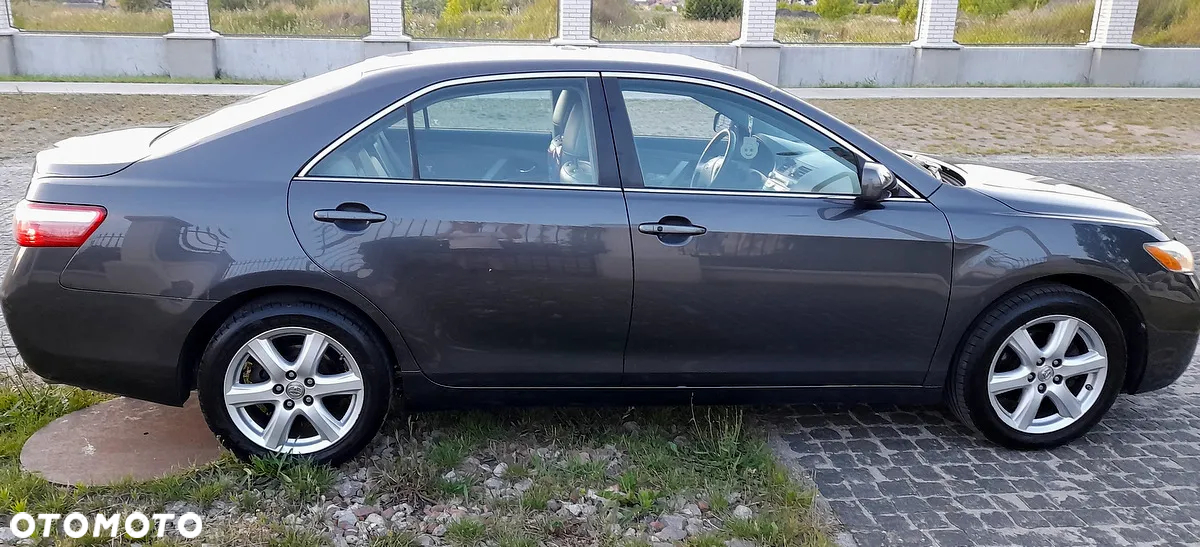 Toyota Camry 3.5 V6 SE - 4