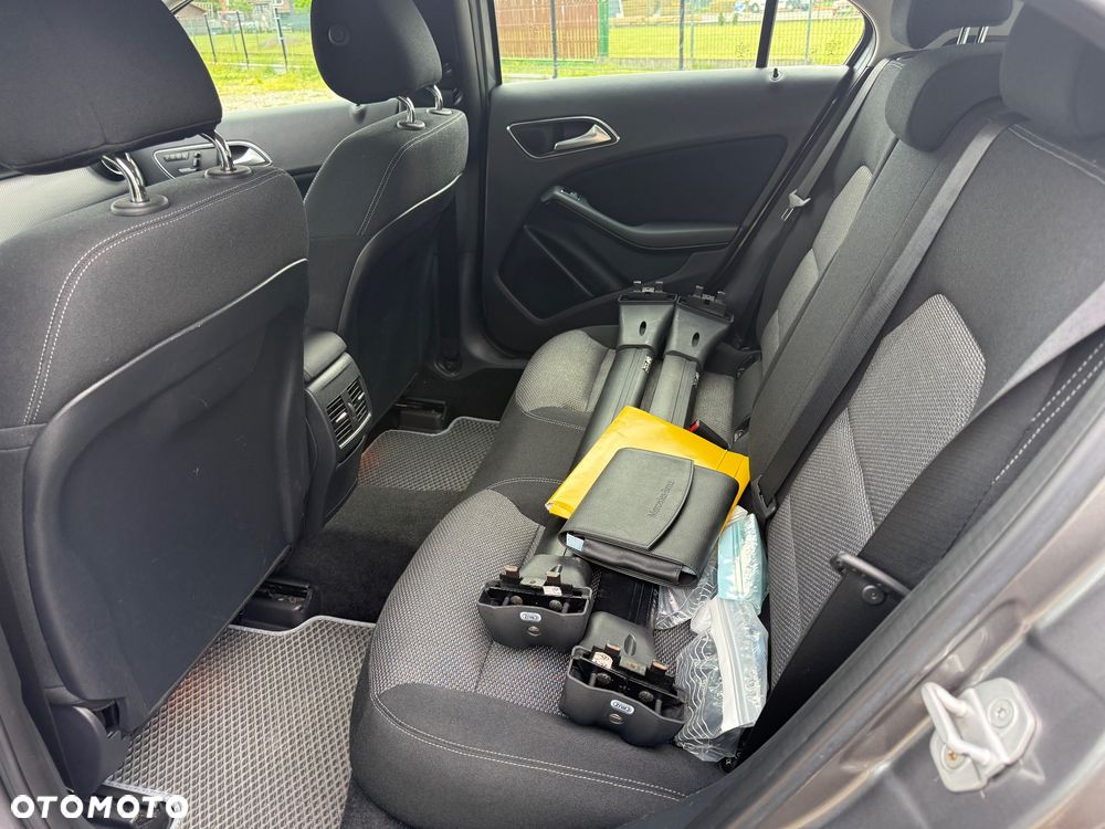 Mercedes-Benz Klasa A 180 (BlueEFFICIENCY) Urban - 9