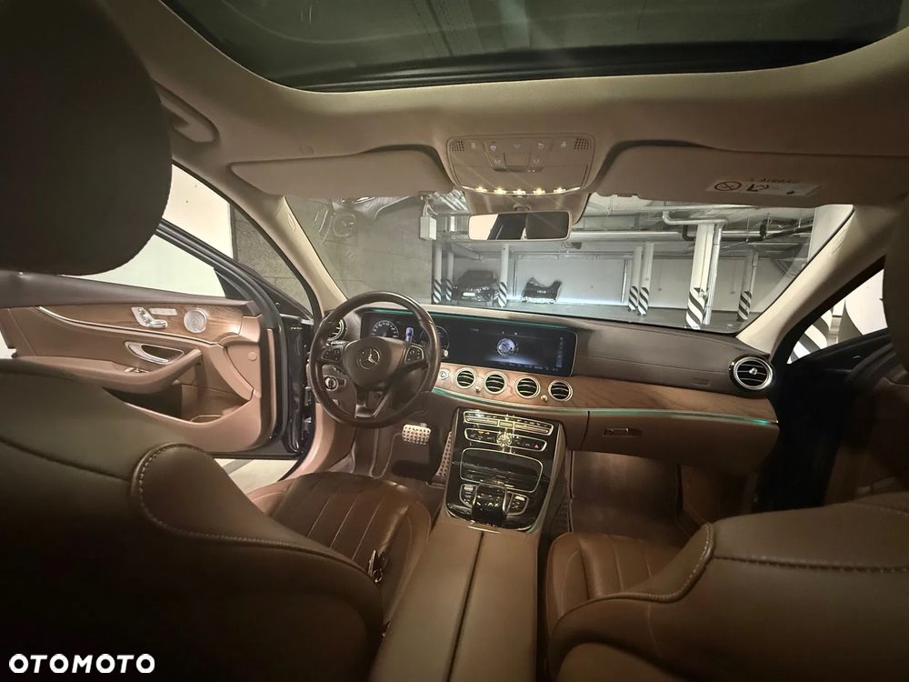 Mercedes-Benz Klasa E 220 d 4-Matic All-Terrain - 9