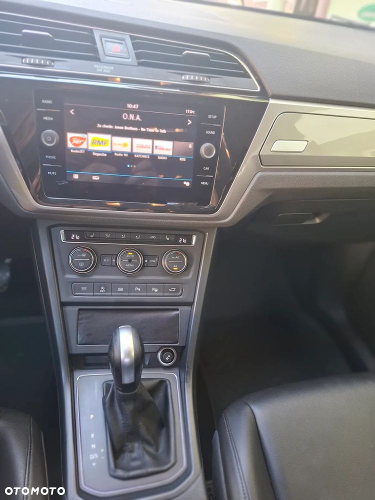 Volkswagen Touran 2.0 TDI SCR DSG Comfortline - 11