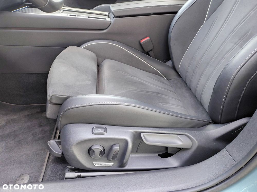 Volkswagen Passat - 13