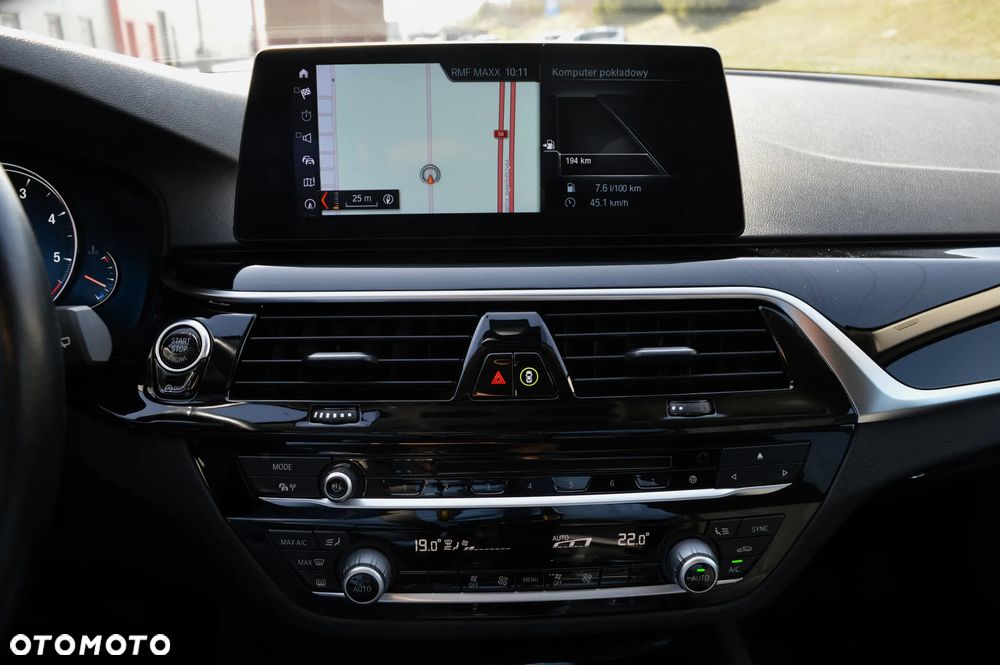 BMW Seria 5 520d xDrive Luxury Line sport - 14